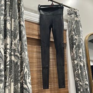 SPANX Faux Leather Shiny Leggings-Sz Small